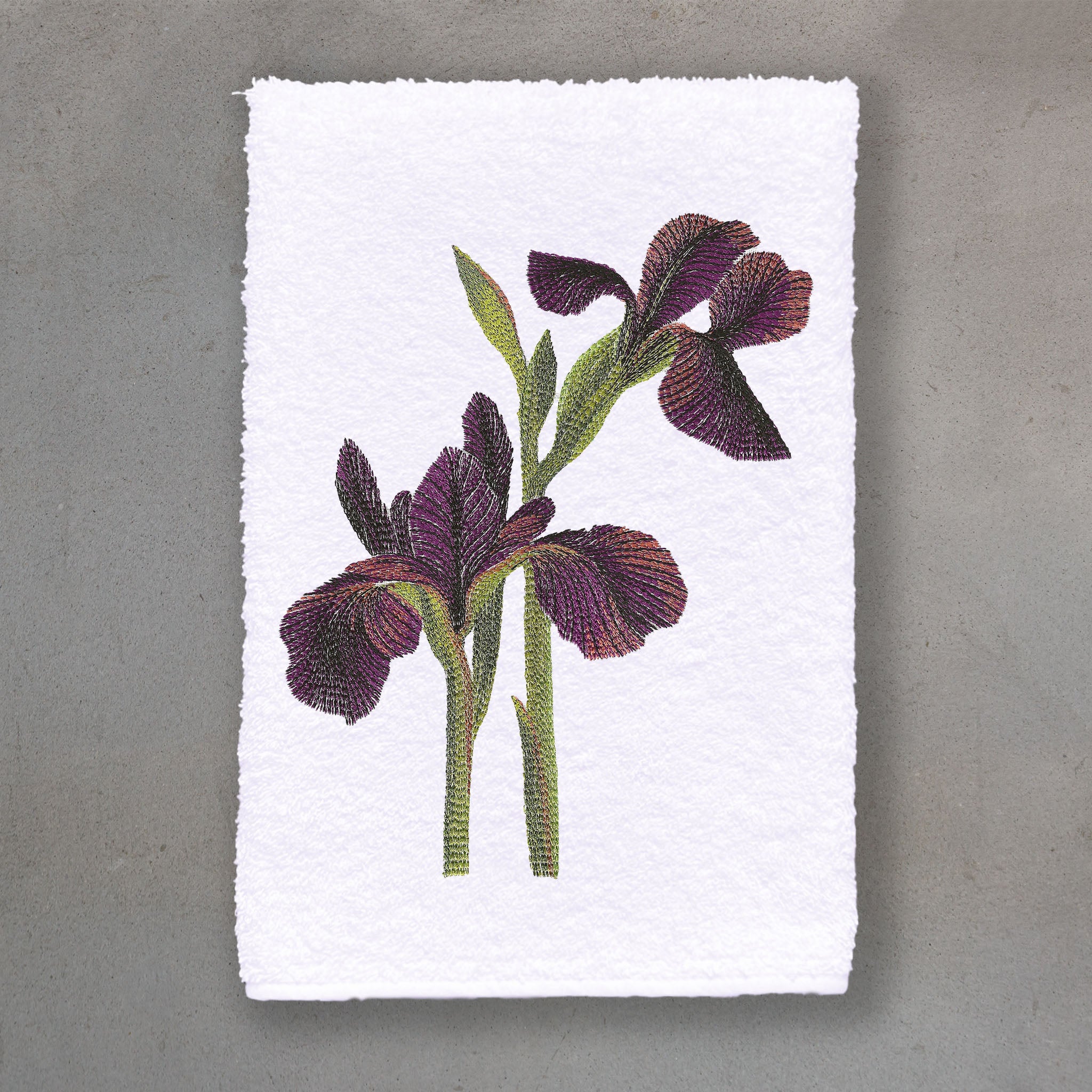 Iris Black | White Roma