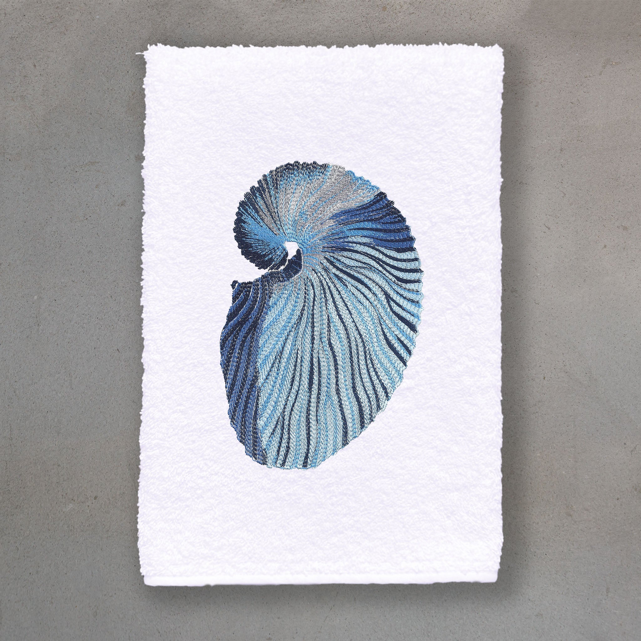 Jewel Nautilus Blue | White Roma